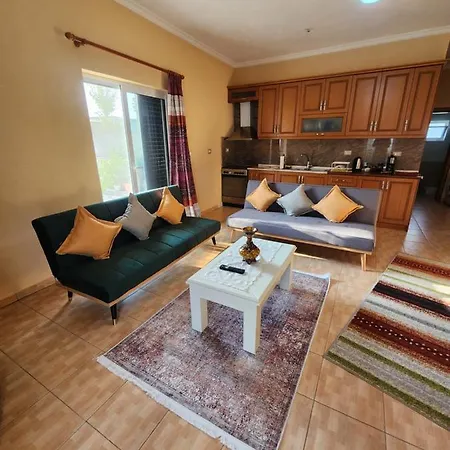 Antigonea Villa Gjirokastër